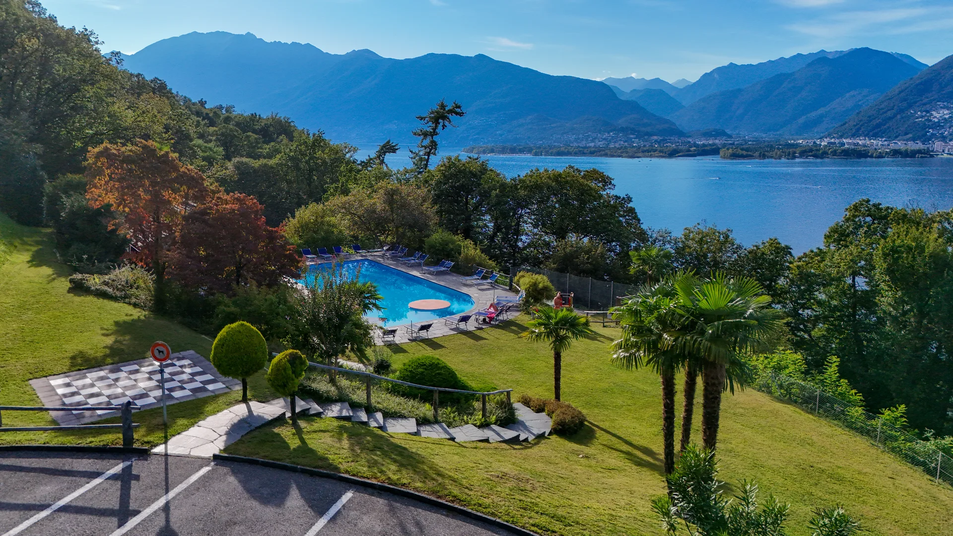 Luftaufnahme Residenza Viramonte – Ferienwohnanlage in Vira Gambarogno am Lago Maggiore